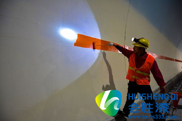 高速道路反光漆施工驗(yàn)收：面子工程不容無視