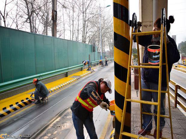 反光漆是否能做成手噴漆那種？