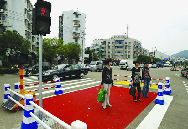 盤點關(guān)于安全島反光涂料的那些事兒