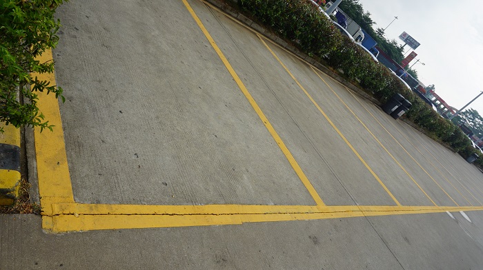 涂刷方案50問之停車場反光漆的發(fā)白如何避免？