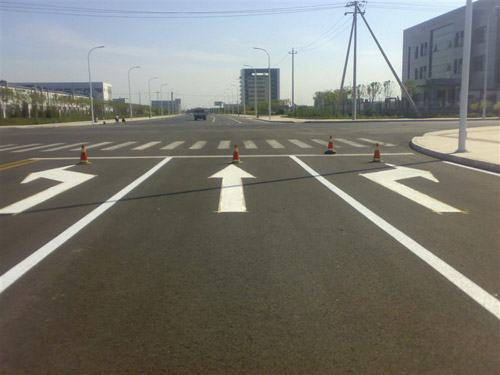 嘿！反光油漆說你該掉頭了