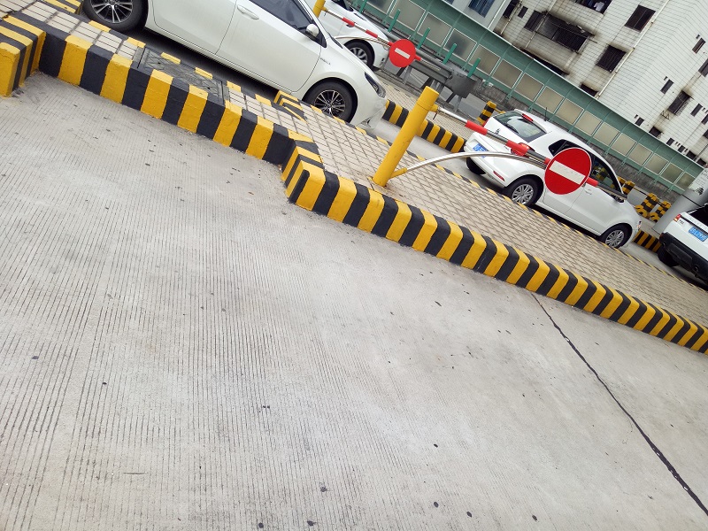 黑漆怎么噴才反光？讓匯勝反光漆來(lái)告訴你