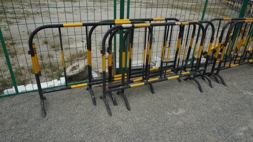 合肥驚現(xiàn)“假候車亭”，未涂刷防護欄反光油漆值得注意