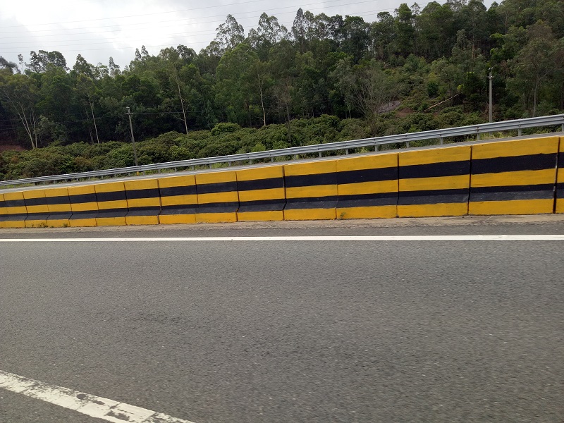 反光油漆為何慘遭拆散？嚇到都懵了