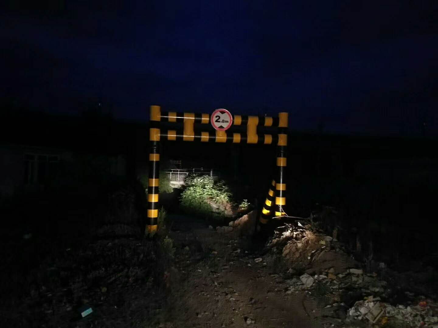 【匯勝出品】遼寧營口鐵道口限高桿反光漆案例