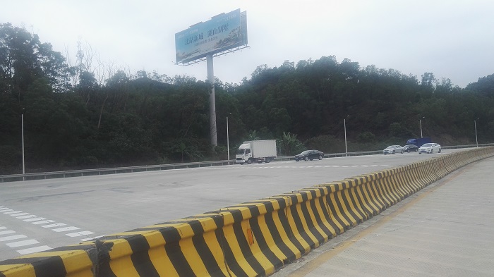 防撞墻反光漆對于環(huán)境濕度有什么要求？