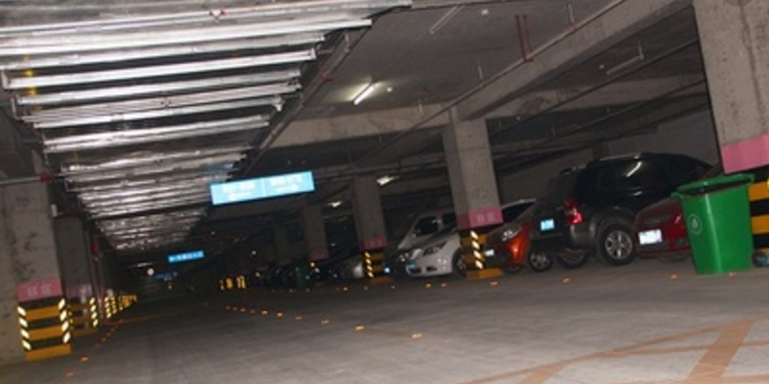 停車(chē)場(chǎng)護(hù)角反光漆