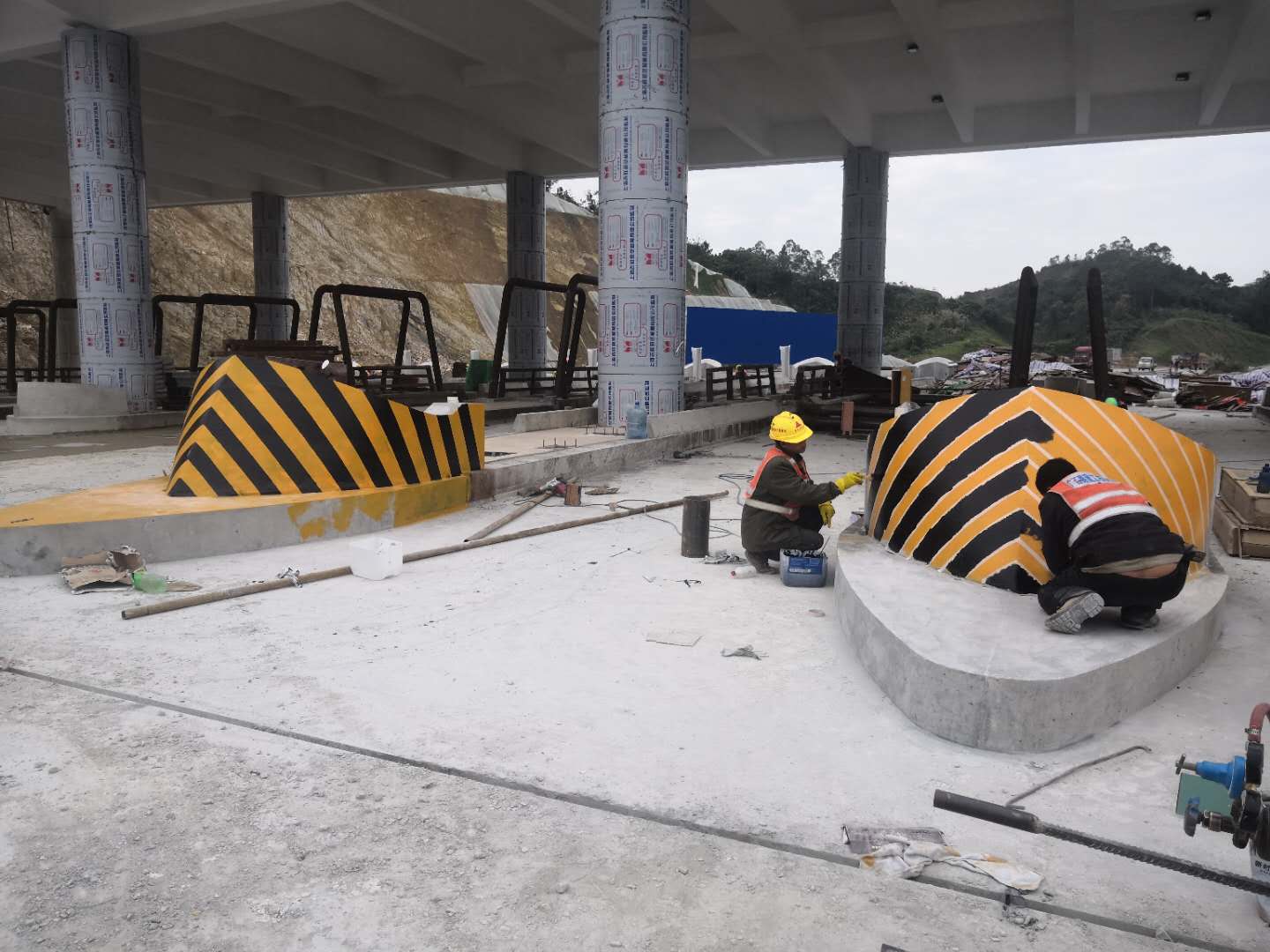 公路防護(hù)反光漆噴涂都有哪些注意事項(xiàng)？