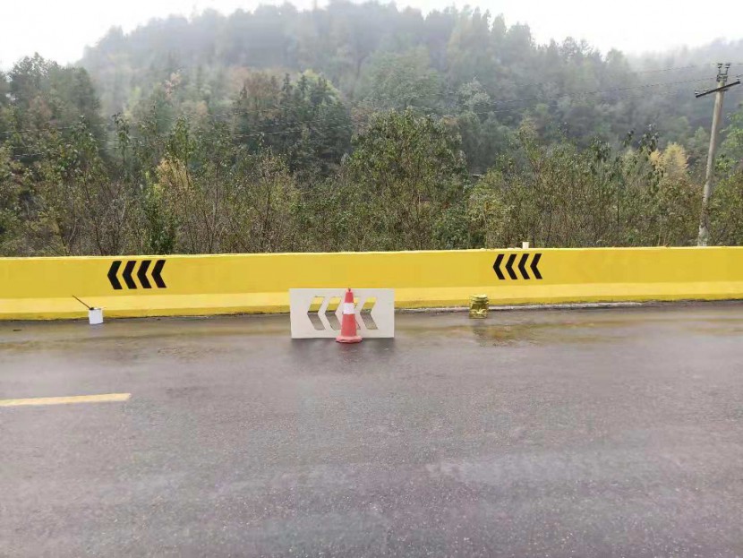 什么是道路防護反光漆的針孔與縮孔？