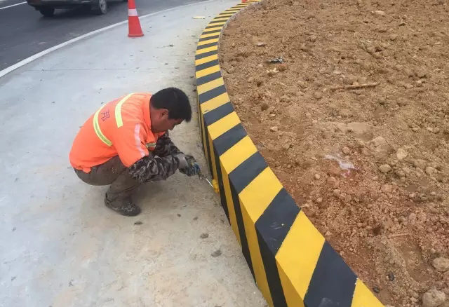 你一定不知道的新型涂料道路反光漆