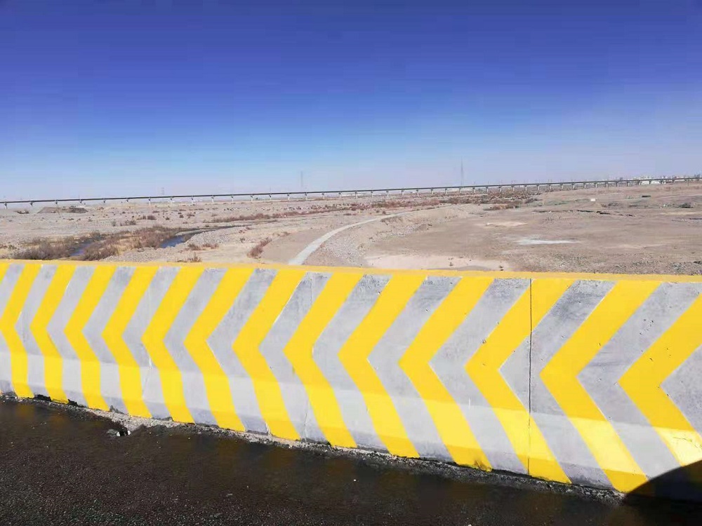 高速公路反光油漆的耐候性有多強？