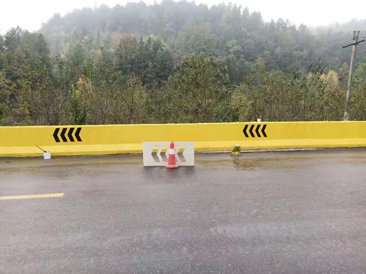 警示反光涂料發(fā)生的針孔問(wèn)題都由哪些原因?qū)е拢?></a>	
							</div>
							<div   id=