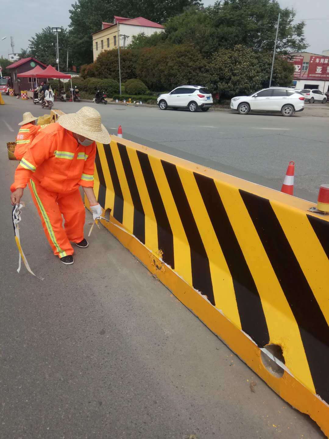 高速路防撞墩反光漆注意這些細節(jié)，脫落遠離你