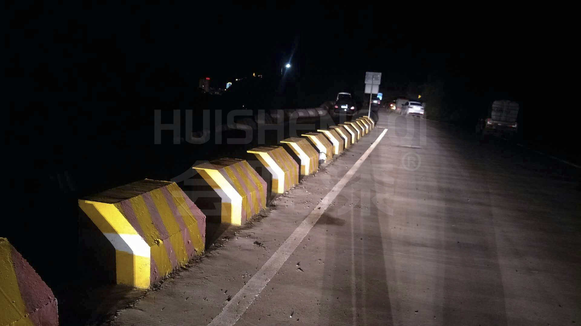 會勝漆的道路反光漆在鄉(xiāng)村道路的作用