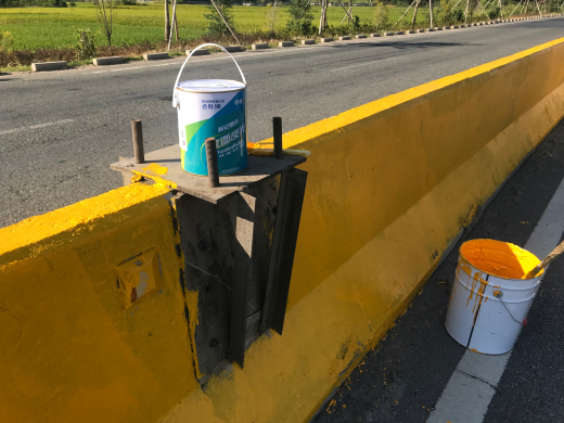 立面反光漆跟反光膜有什么區(qū)別？