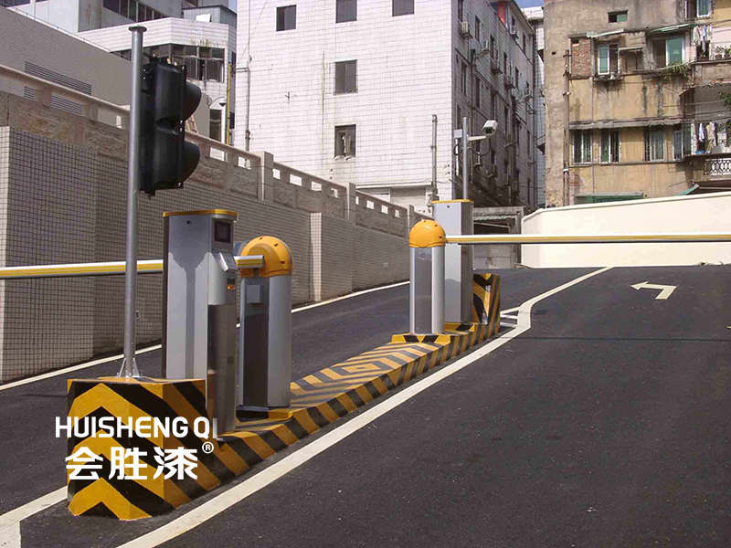 有幾點因素影響了防撞標(biāo)示反光漆施工質(zhì)量