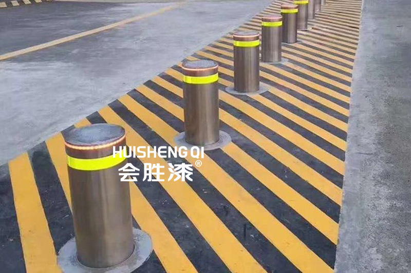 馬路防撞柱油漆是反光漆嗎？