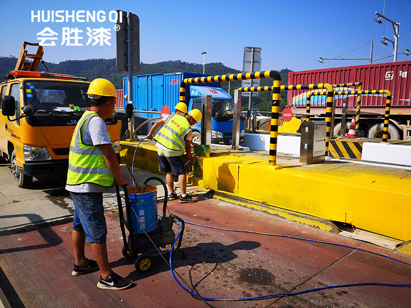 場(chǎng)地翻新要清理道路標(biāo)線漆咋整？