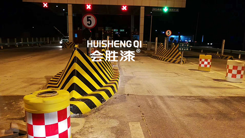 安全島適合什么樣的反光材料呢？