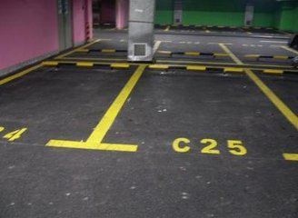 停車位劃線反光油漆.jpg 停車位劃線反光油漆.jpg