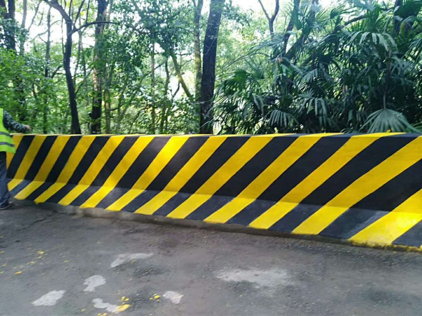 道路黃黑反光漆