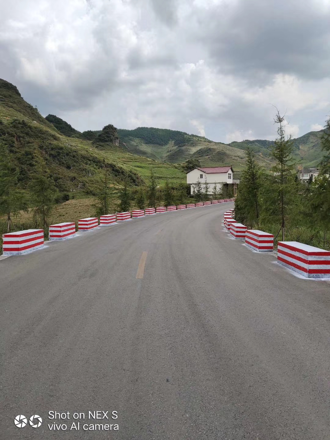 道路防撞反光漆 道路防撞反光漆