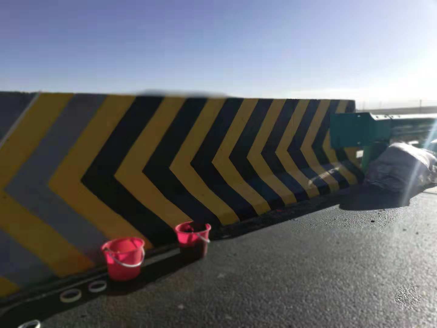 交通水泥墩反光油漆 交通水泥墩反光油漆