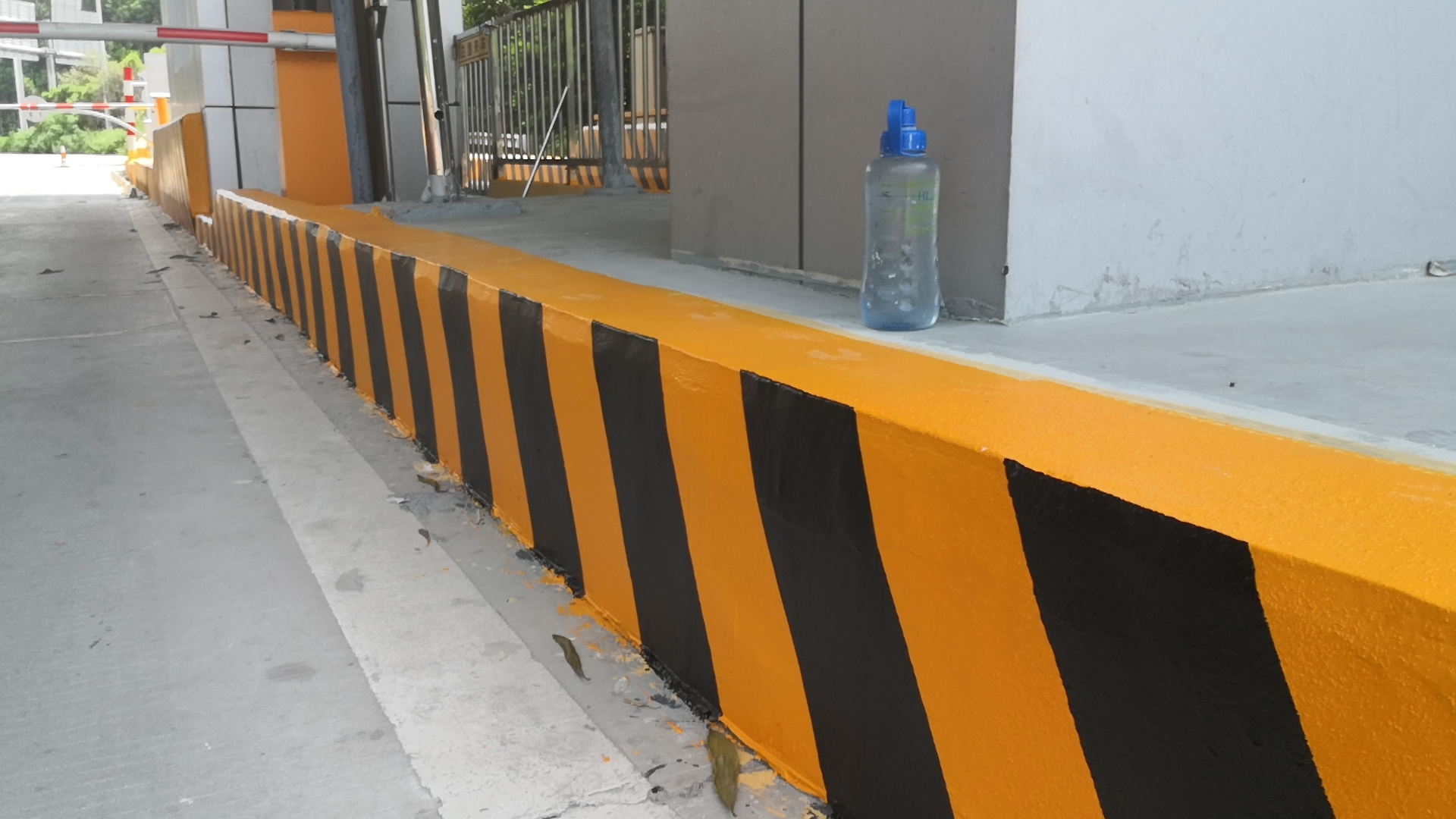 防撞警示反光漆效果圖 防撞警示反光漆效果圖