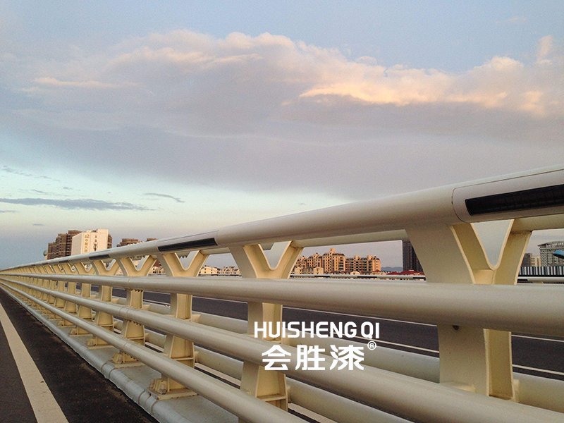 匯勝生產(chǎn)的防撞護(hù)擋反光漆